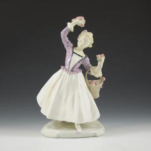 Figura femminile con fiori